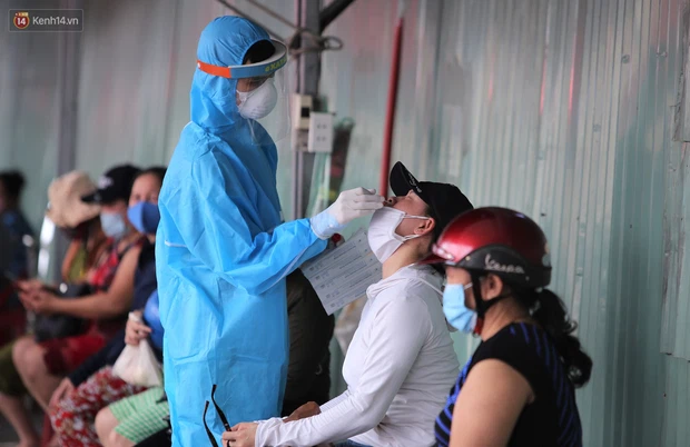 3 mẹ con chủ nha khoa nhiễm SARS-CoV-2, Đà Nẵng tạm đóng cửa chợ Siêu thị, xét nghiệm toàn bộ tiểu thương - Ảnh 3.